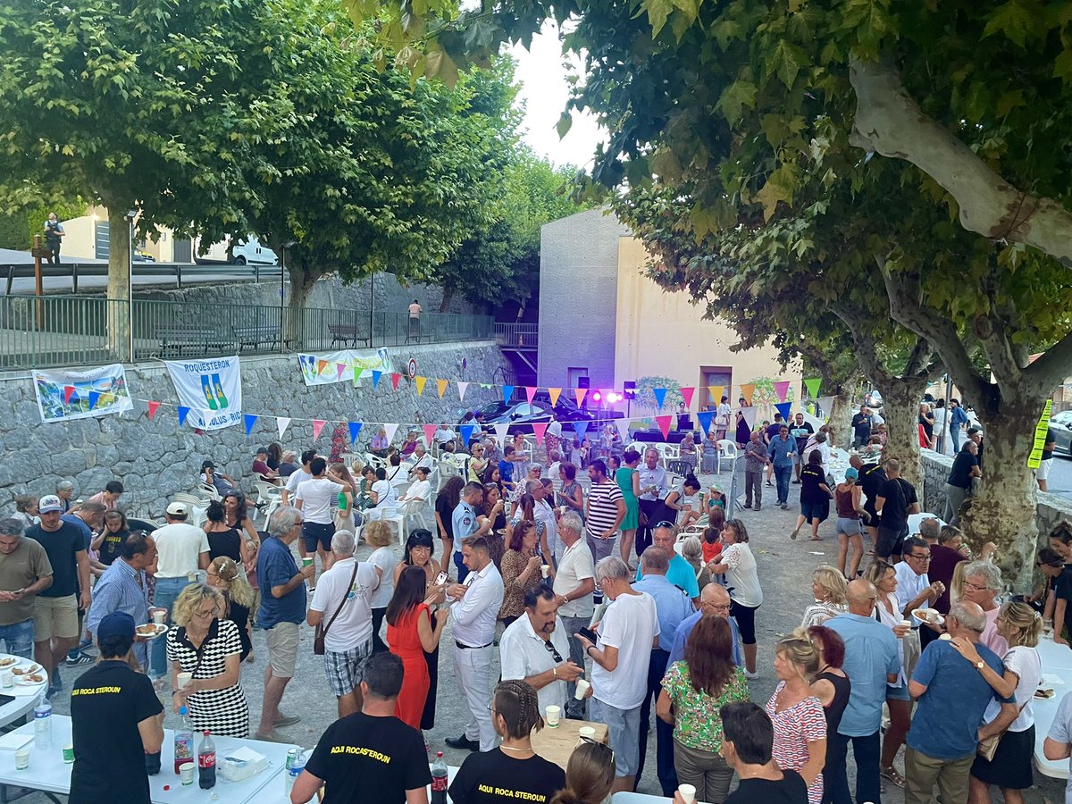 MarikaRoman's tweet photo. Fête patronale de la Saint Matthieu, merci à Danielle Chabaud maire de #Roquesteron et son équipe pour ce moment de convivialité. C’est toujours un plaisir de retrouver les beaux villages de notre enfance 🏞⛰🏡 🇫🇷 #fetesdevillage @AlpesMaritimes https://t.co/aCgMbbtKSO