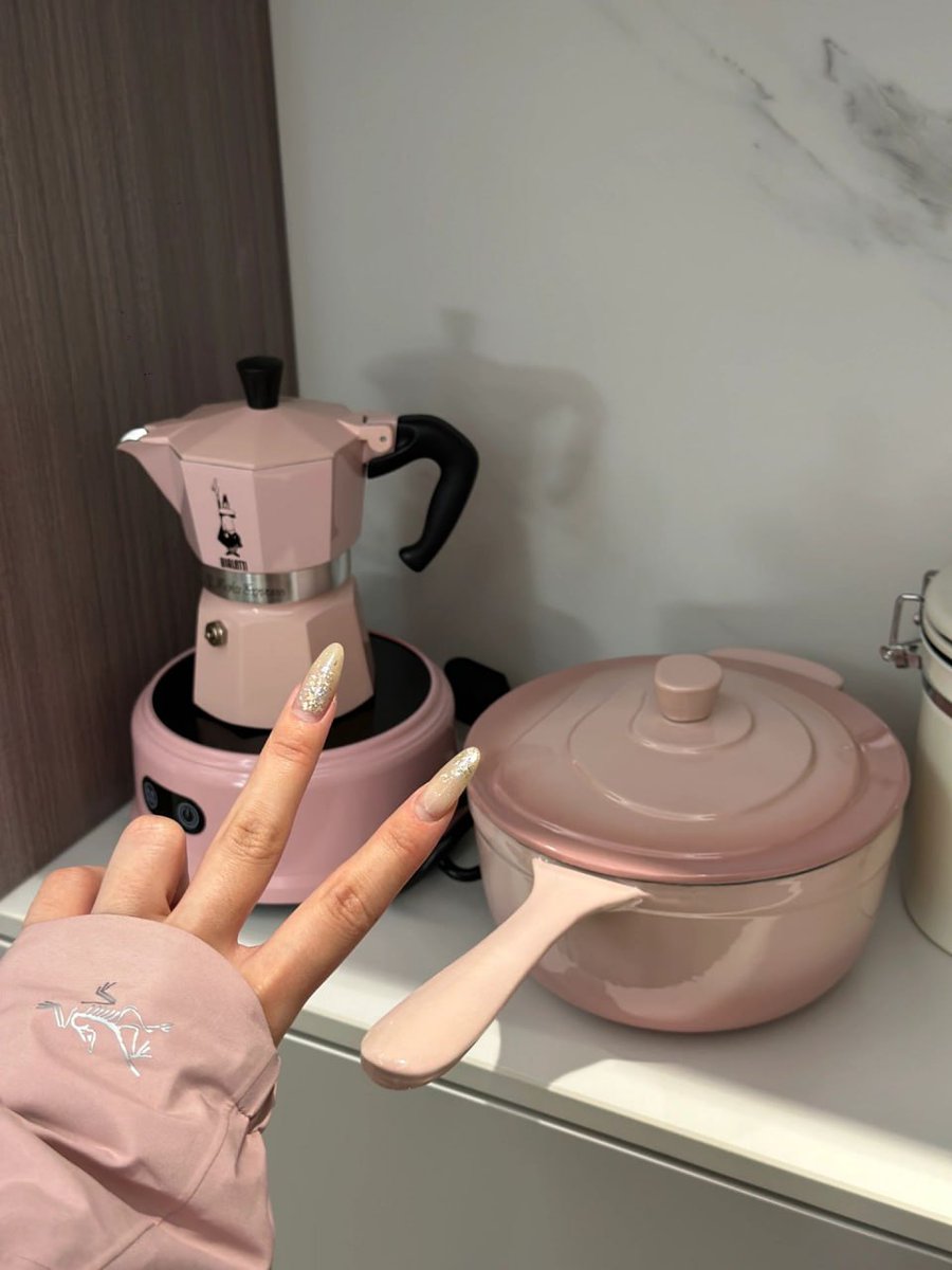 gresciia's tweet image. The reason many people fail to become the person they want to be is that they are too obsessed with who they used to be.