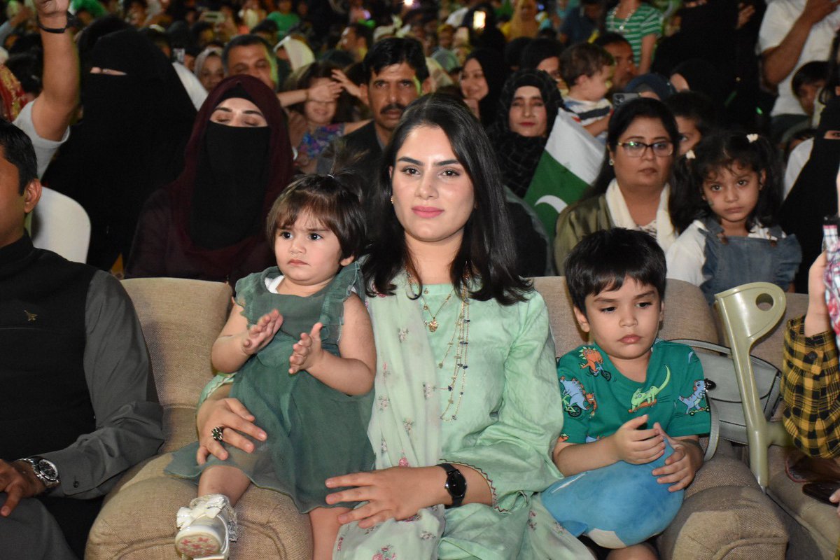 aimenn_nadeem's tweet photo. A glimpse from the colourful event at the Embassy of Pakistan, Riyadh. #Pakistanat76
ﺧﺪﺍ ﮐﺮﮮ ﻧﮧ ﮐﺒﮭﯽ ﺧﻢ ﺳﺮِ ﻭﻗﺎﺭِ ﻭﻃﻦ ﺍﻭﺭ ﺍﺱ ﮐﮯ ﺣﺴﻦ ﮐﻮ ﺗﺸﻮﯾﺶ ﻣﺎﮦ ﻭ ﺳﺎﻝ ﻧﮧ ﮨﻮ https://t.co/fEjWuVE250