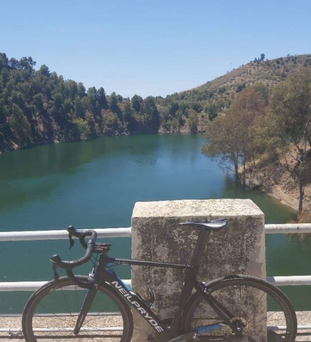 mluisfran's tweet photo. Pantano del agujero hace dos años ,pantano agujero hoy.. https://t.co/Redl41HRx1