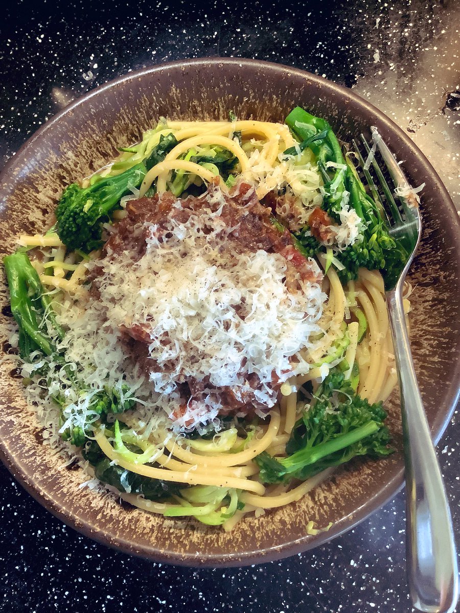 missy_molly_mol's tweet image. Lunch. I’ve spun out a few strands of pasta with a spiralised courgette and Tenderstem broccoli to reduce the heavy carb and get some more plant foods in. Underneath the mound of Parmesan some lamb ragu is lurking. If you look very carefully #LotsOfCheese