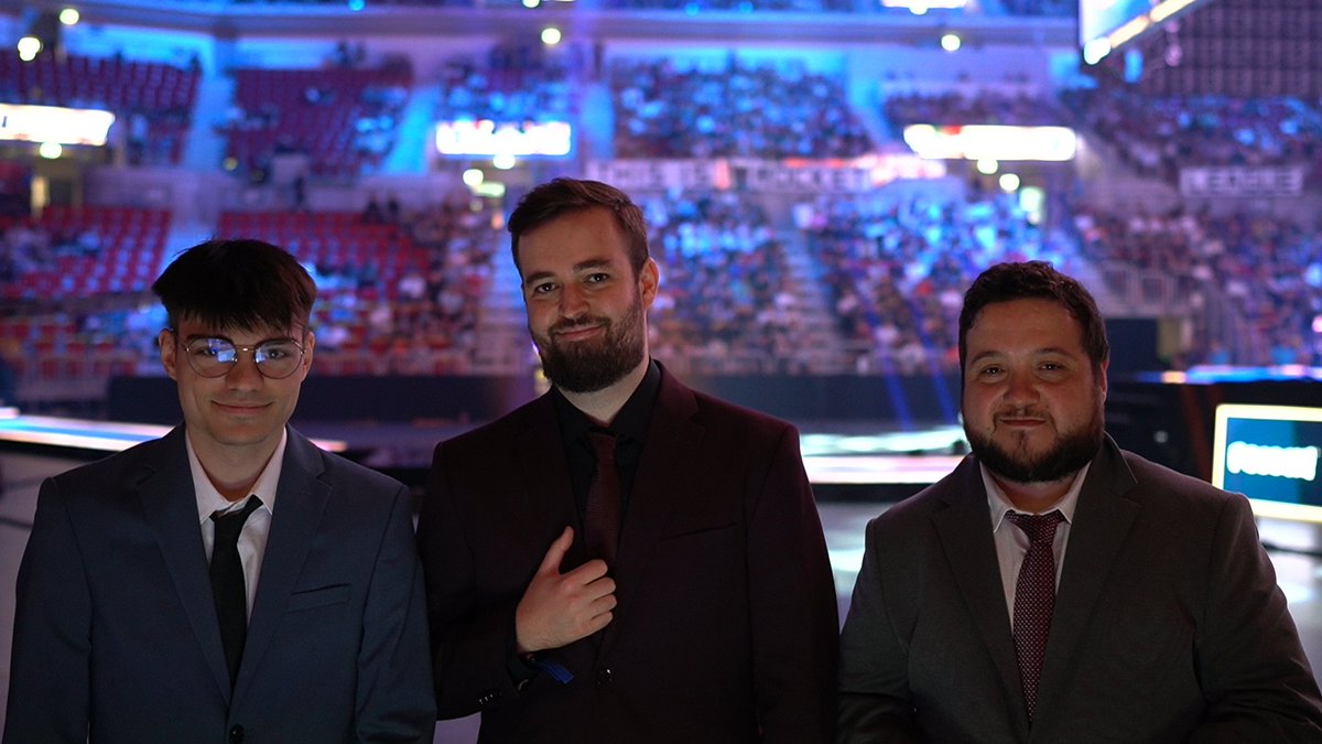 Rosdri_Twitch's tweet photo. Nosotros estamos preparados, ¿y vosotros?

Ya en directo! Finales del mundo de Rocket League
https://t.co/xkBYZnYY9h

Compartid a tope este tweet que hoy hacemos récord https://t.co/PZRIrDbpha