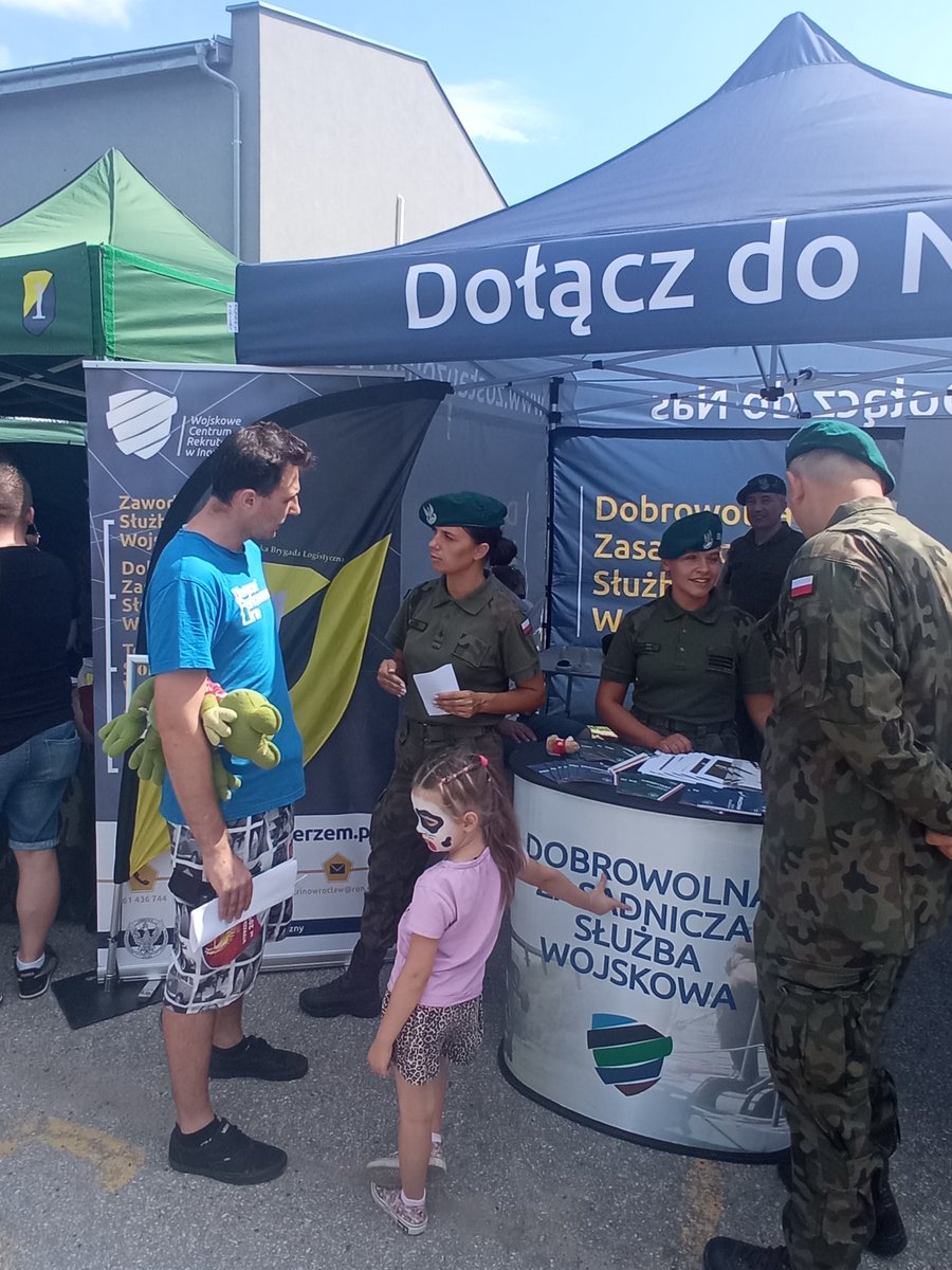 WCRInowroclaw's tweet photo. Jesteś dziś z nami na Pikniku Wojskowym z okazji Święta Wojska Polskiego w Barcinie❗ #SilnaBiałoCzerwona nie zapomnij odwiedzić Mobilnego Punktu Rekrutacyjnego WCR Inowrocław   czekamy na was do 18.00‼️ https://t.co/X72ZgBCeOe