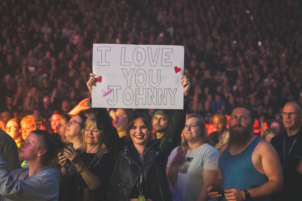Victori56696544's tweet photo. #JohnnyDepp #DeppRelatives #DeppCommunity #WeLoveJohnnyDepp 
#JohnnyDeppIsLoved 
#HollywoodVampiresTour2023 https://t.co/7WXiqcIIZE