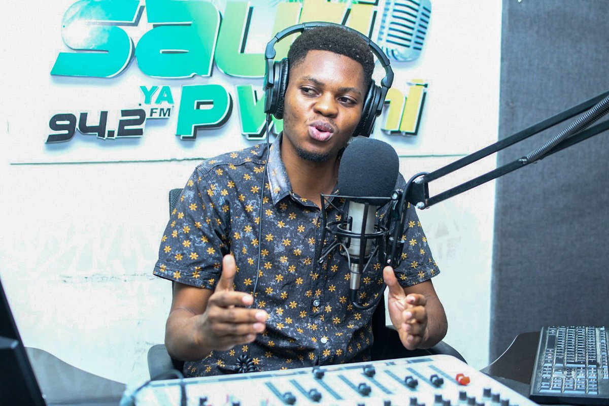 swahilipothub's tweet photo. We are live for #KooStore @sautiyapwani. Where are you tuned from?

94.2FM Mombasa, 103.4FM Voi, 103.3 FM Malindi/Galole
106.7FM Lamu, 

Studio lines: 0732 942 942 / 0712 942 942
SMS line: 0769 228 281 https://t.co/ftEJY2XwTH