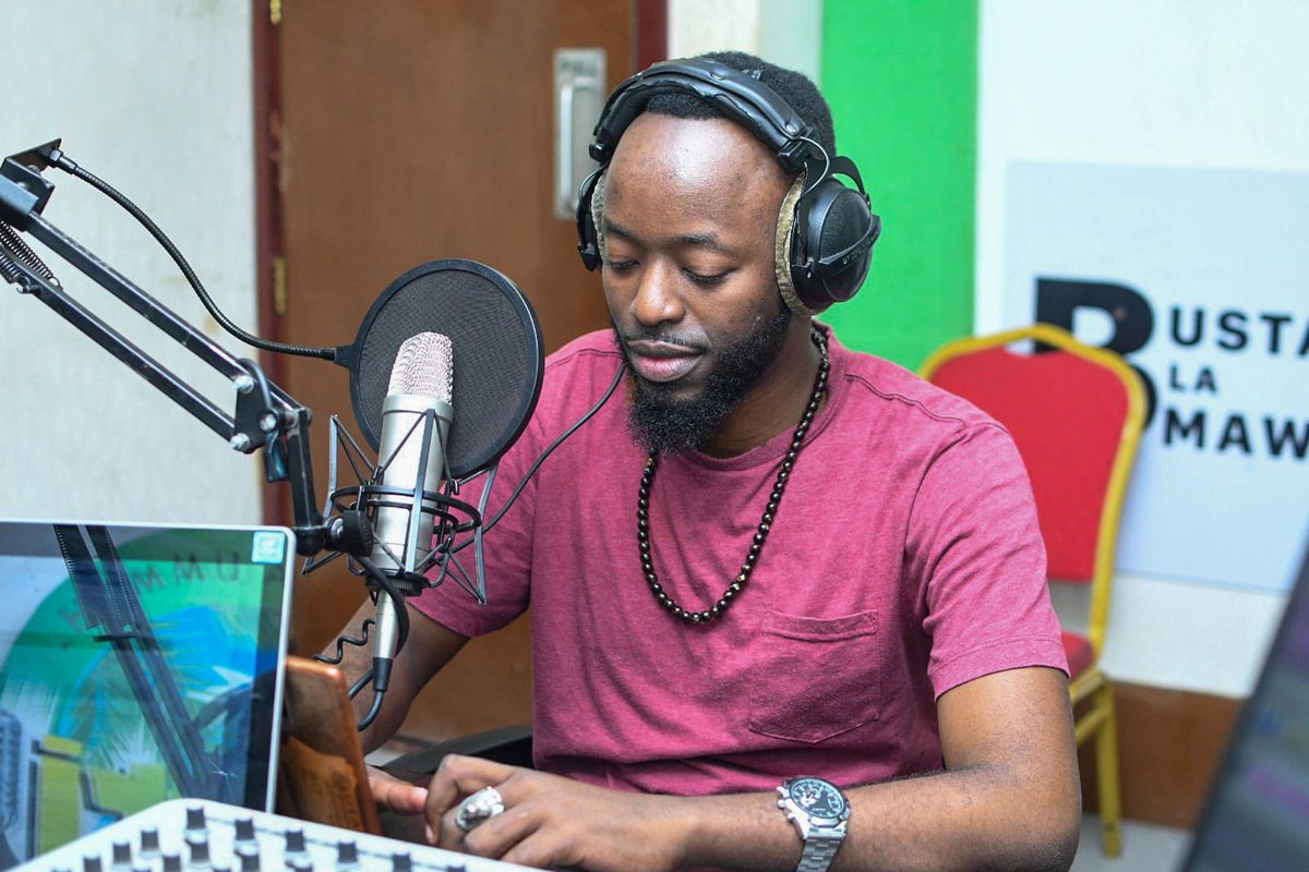 swahilipothub's tweet photo. We are live for #KooStore @sautiyapwani. Where are you tuned from?

94.2FM Mombasa, 103.4FM Voi, 103.3 FM Malindi/Galole
106.7FM Lamu, 

Studio lines: 0732 942 942 / 0712 942 942
SMS line: 0769 228 281 https://t.co/ftEJY2XwTH