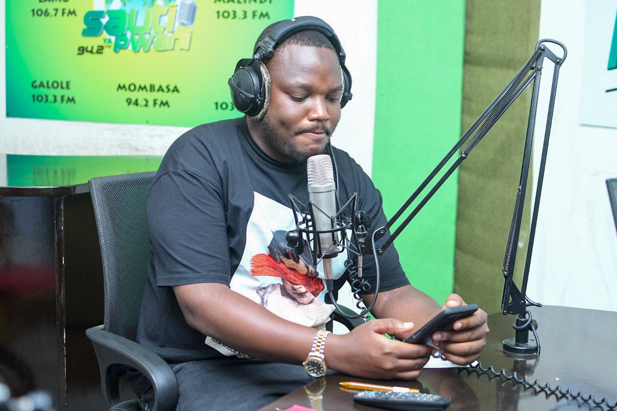 swahilipothub's tweet photo. We are live for #KooStore @sautiyapwani. Where are you tuned from?

94.2FM Mombasa, 103.4FM Voi, 103.3 FM Malindi/Galole
106.7FM Lamu, 

Studio lines: 0732 942 942 / 0712 942 942
SMS line: 0769 228 281 https://t.co/ftEJY2XwTH