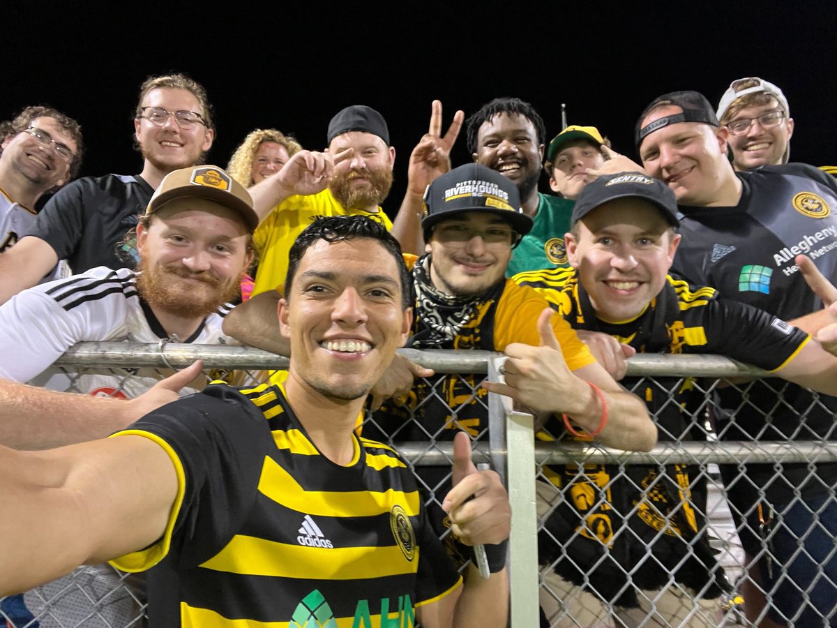 SteelArmy's tweet photo. Your 'Thee hours delayed, but Fraudford are frauds' victory selfie, featuring the 16th, and newest, member of the Hounds' century club, @_rovi! https://t.co/iLAxe5n96I