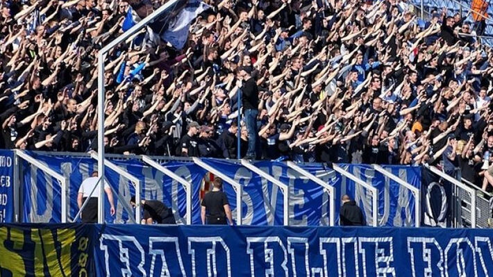 vatatzis4's tweet photo. 1⃣Η ιδεολογία των οπαδών της Ντιναμό Ζάγκρεμπ, "Bad Blue Boys", κρύβει μια από τις απεχθέστερες τραγωδίες της Ευρώπης άγνωστης σε πολλούς.
Οι ΒΒΒ είναι θαυμαστές των Ουστάσι και του αρχηγού τους Άντε Πάβελιτς.
Όταν ο Χίτλερ μαζί με την Ελλάδα κατέκτησε την Γιουγκοσλαβία το 1941👇 https://t.co/XPtEb4iRag