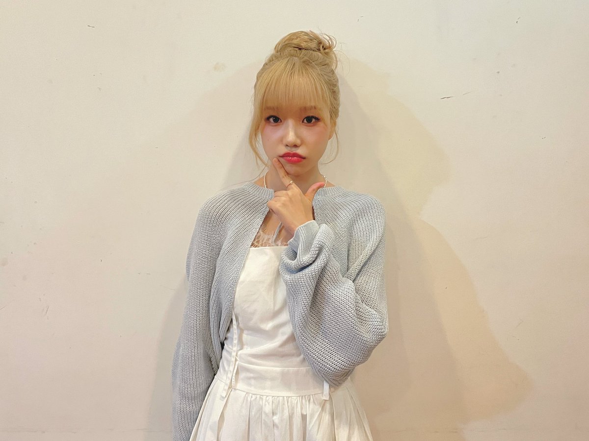 JOYURI_offcl's tweet photo. [#유리스팟] 2023.08.13 TAXI 팬사인회💖

#조유리 #JOYURI #チョユリ
#조유리_TAXI
#조유리_TAXI_타고_직진🚕 https://t.co/TVxHGbmmt7