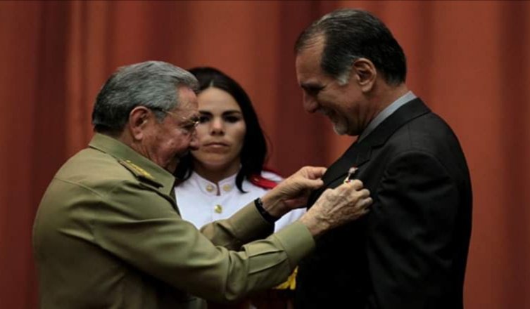 ¡Muchas felicidades en su cumpleaños a mi hermano <a href="/ReneCuban5/">René González S.</a>! #Cuba #LosCinco #CDRCuba #LosCincoCubanos #SomosDelBarrio #FidelPorSiempre