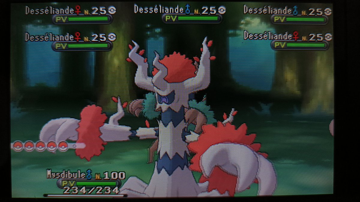 🌟534/1008🌟: Desséliande shiny trouvée en 204 hordes en phase 4 (soit un total de 922 hordes toutes phases confondues) 😉
Famille complète ✅

Quelques photos des shiny indésirables se trouvent en réponse à ce tweet 👇🏻 (bon, il s'agit du même Pokémon mais ça reste un shiny 😅)