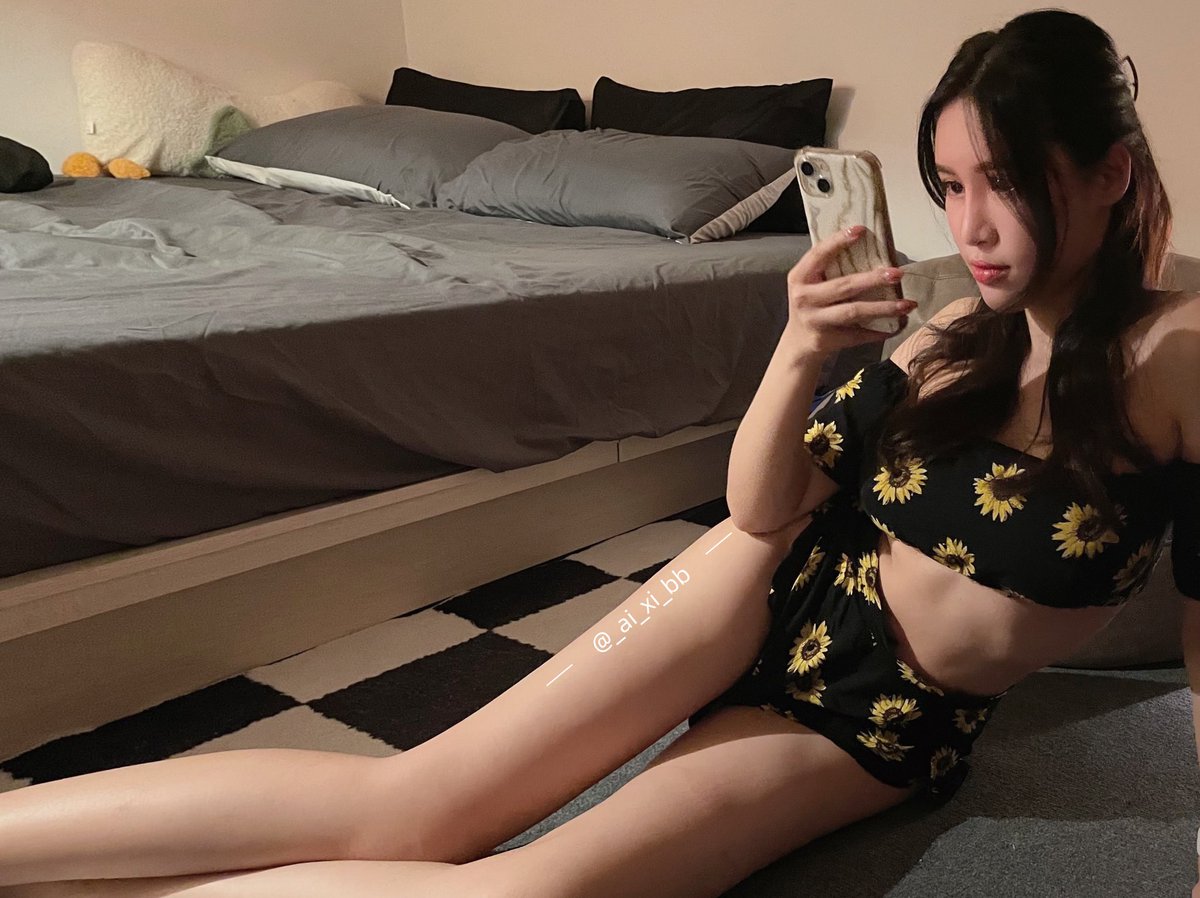 Ashley 艾熙老師 在健身房輕運動後的自然放鬆照