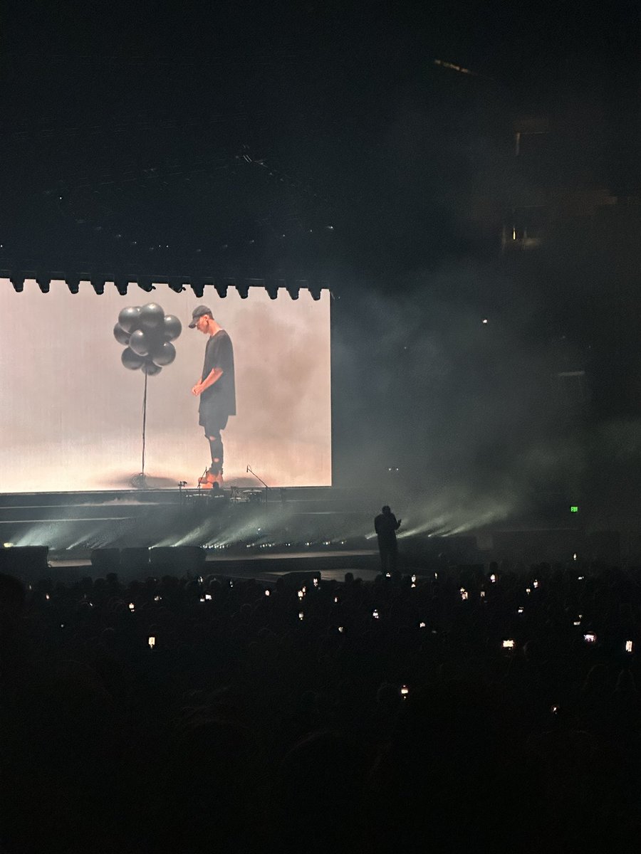 Rhythmic_Bee's tweet photo. #nfconcert #denver #nfrealmusic #NF https://t.co/jd3xDj2T5O