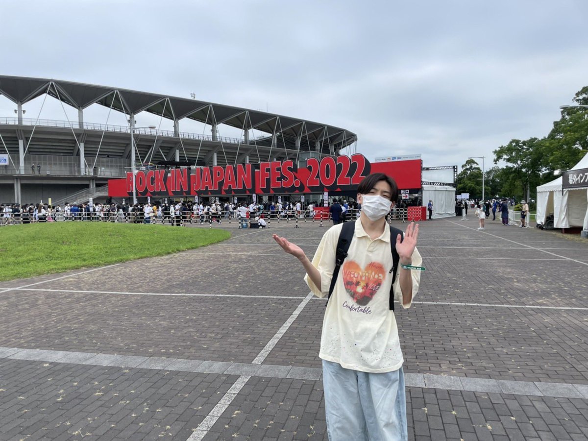 imase_1109's tweet photo. ←人生で初めてフェスを見た日　
→人生で初めてフェスに出た日

これは非常にエモいです！ https://t.co/7oBJknwF4e