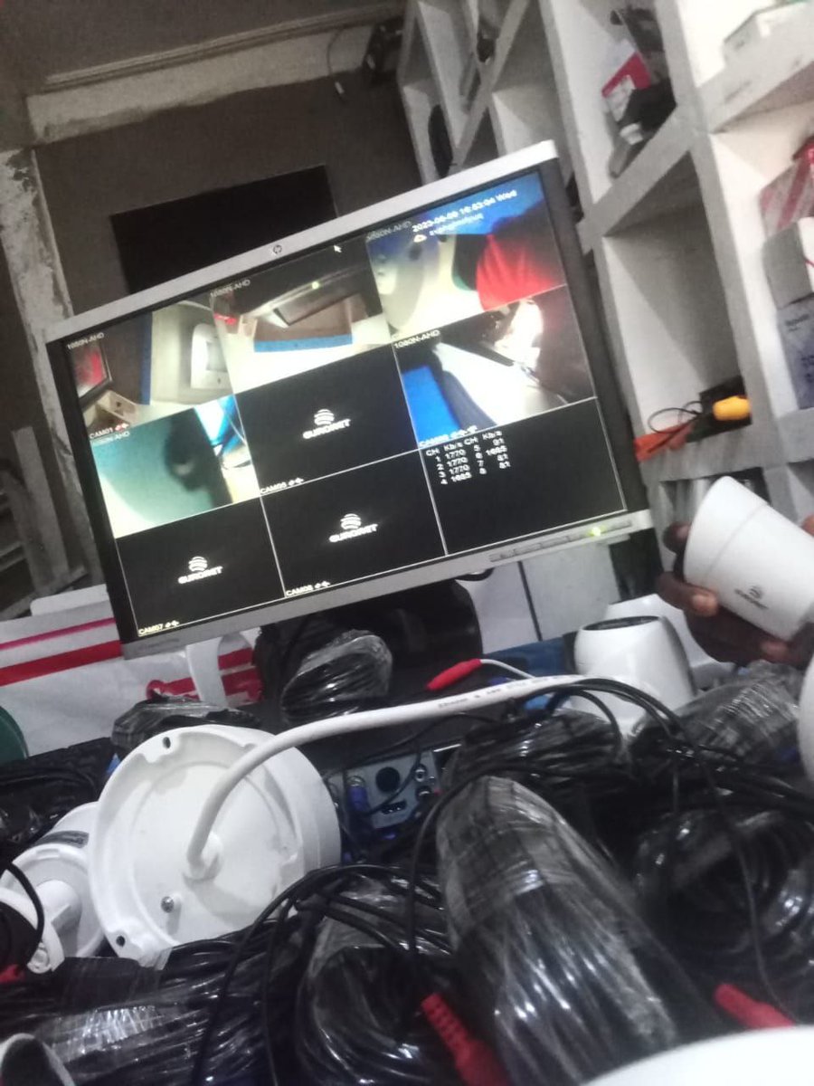 Gwana_Jusline's tweet image. CCTV installation project at a supermarket! As a dedicated networking student, I&apos;m proud to contribute my skills in creating a secure environment. Grateful for the opportunity to learn and grow in this field. #NetworkingStudent #InternshipSuccess #BuildingSafeSpaces