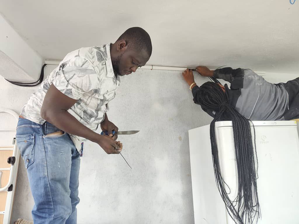 Gwana_Jusline's tweet image. CCTV installation project at a supermarket! As a dedicated networking student, I&apos;m proud to contribute my skills in creating a secure environment. Grateful for the opportunity to learn and grow in this field. #NetworkingStudent #InternshipSuccess #BuildingSafeSpaces