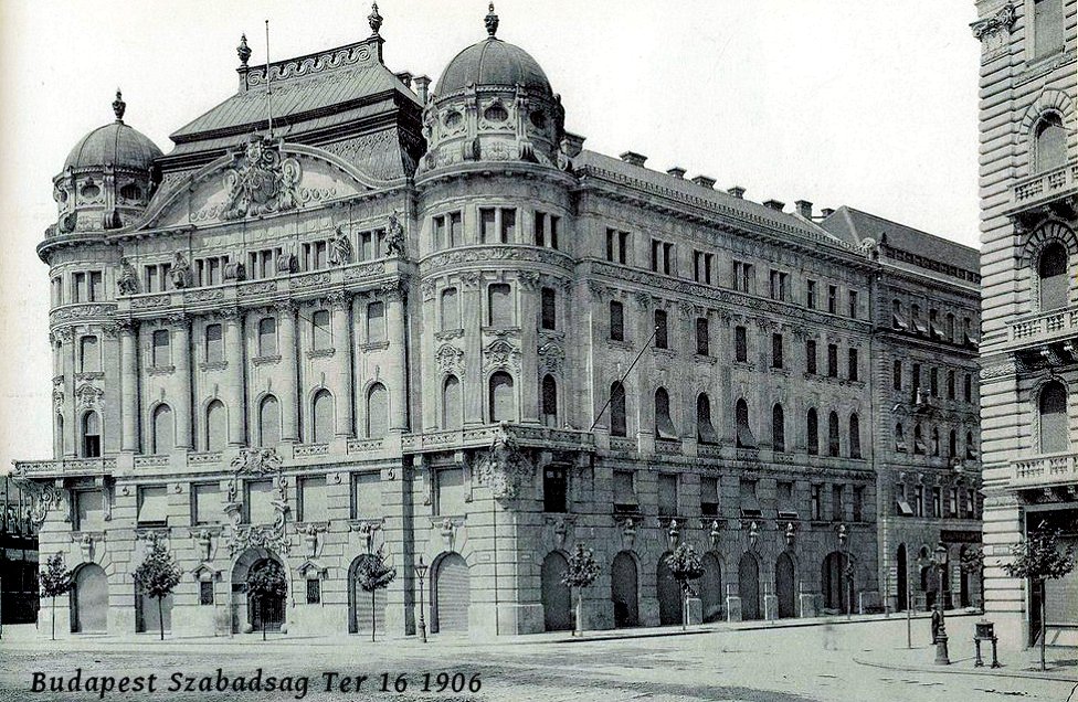 HartUvTheMatter's tweet photo. (continued) Random photos of #OldWorld buildings I collected because I liked them: https://t.co/nZ7MsCp3v7