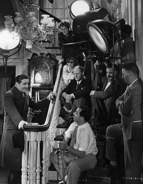 vintagefilmfest's tweet image. 📖 Page to Screen 🎞️ On the set of The Age of Innocence (1934), based on Edith Wharton's novel: stars John #Boles (left) and Irene #Dunne (top) with director Philip Moeller (centre).
🇨🇦 vintagefilmfestival.ca
@OCAFLeFonds #IreneDunne #JohnBoles #cinema #film #movie #movies