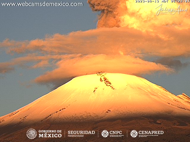 webcamsdemexico's tweet photo. ¡Espectacular! Nevado y con explosión luce el #volcán #Popocatépetl este amanecer.

Vista San Nicolás de los Ranchos #Puebla vía @jabed1

Para ver en tiempo real:    
https://t.co/4yt8RjRzbm https://t.co/whpCumqdq8