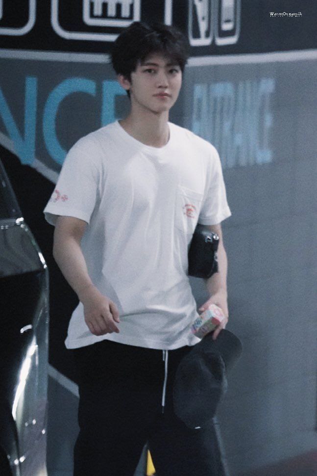 nct! JAEMIN BLACK HAIR + KAOSAN BAHAYA BANGET RUNN🏃🏻‍♀️🏃🏻‍♀️🏃🏻‍♀️ © on pict