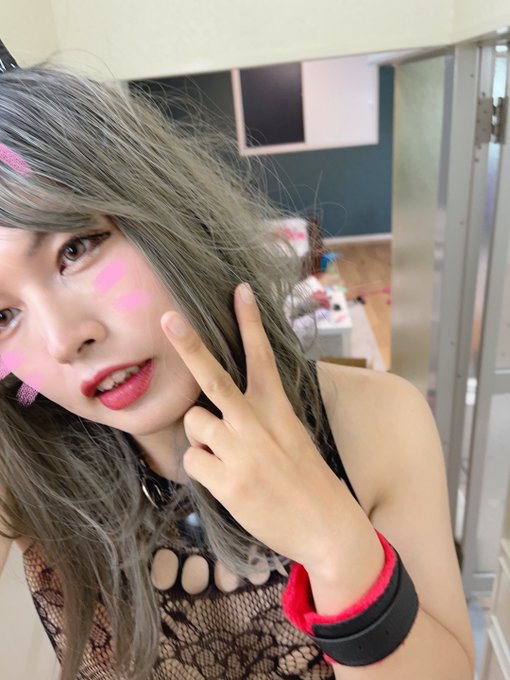 Twitterに投稿するネタが無い😭😭😭 うちも女装して盆休み満喫したいよー😭 https://t.co/mLnMMxVknt