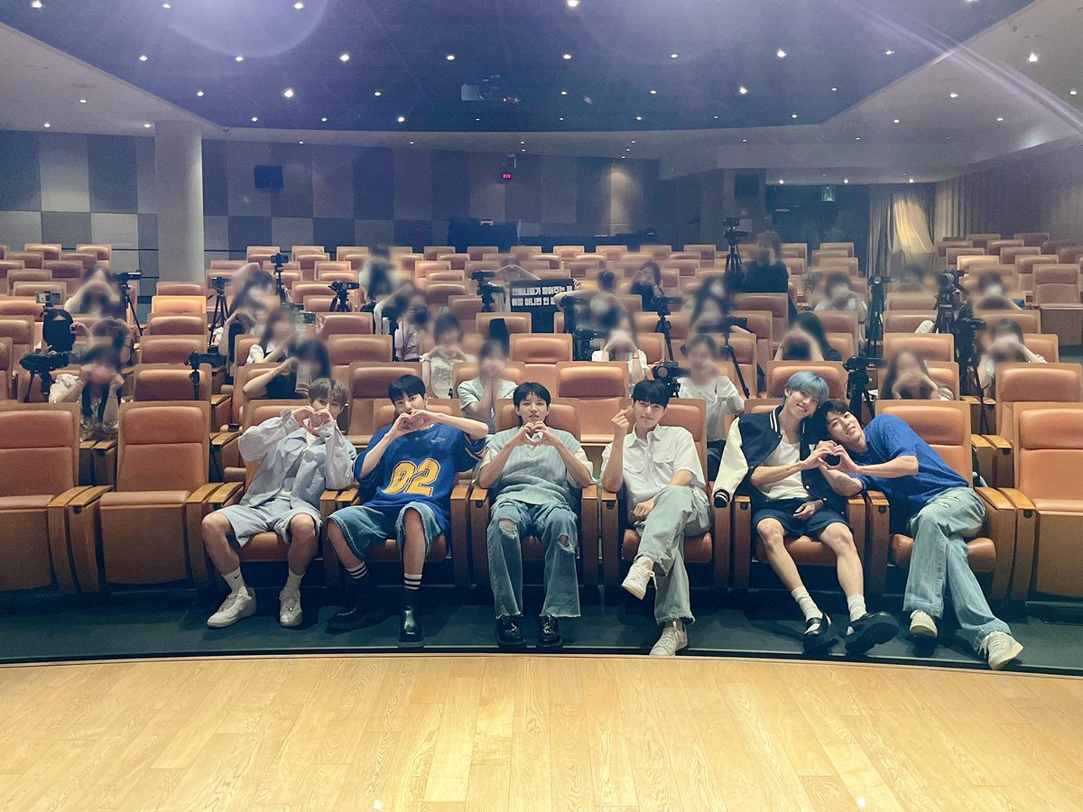 IFNT_Official_'s tweet photo. [PHOTO]
　
20230813 @ 미니레코드 사인회
　
[13egin] 사인회 모두 종료!
　
하루하루 마냥 즐겁기만 했던 팬 여러분과의 만남😍
모든 사인회가 종료되었습니다🥹
사인회는 끝났지만 인피니트 ♥️ 인스피릿은 평생 함께해!!
　
#인피니트 #INFINITE
#7th_Mini_Album #Begin
#New_Emotions https://t.co/oDOBqPe2aj