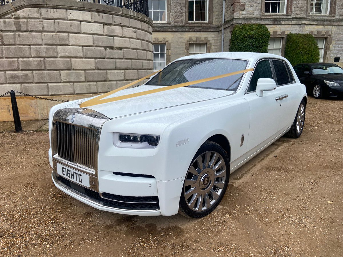 XclusiveServs's tweet photo. Our Rolls Royce Phantom 8 at Ragley Hall today for the wedding of Kishen &amp; Roshni #xclusiveservices #rollsroycephantom8 #weddingcar @XclusiveServs https://t.co/xDZjWXFhrX