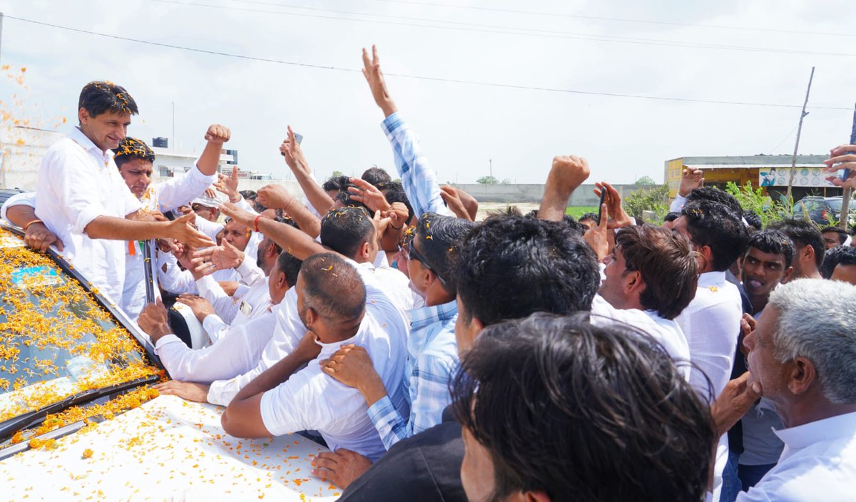 DeependerSHooda's tweet photo. आज नरवाना जाते हुए रास्��े में जगह-जगह हुए अभूतपूर्व स्वागत का दिल से आभार! https://t.co/8OgQ0x3pyJ
