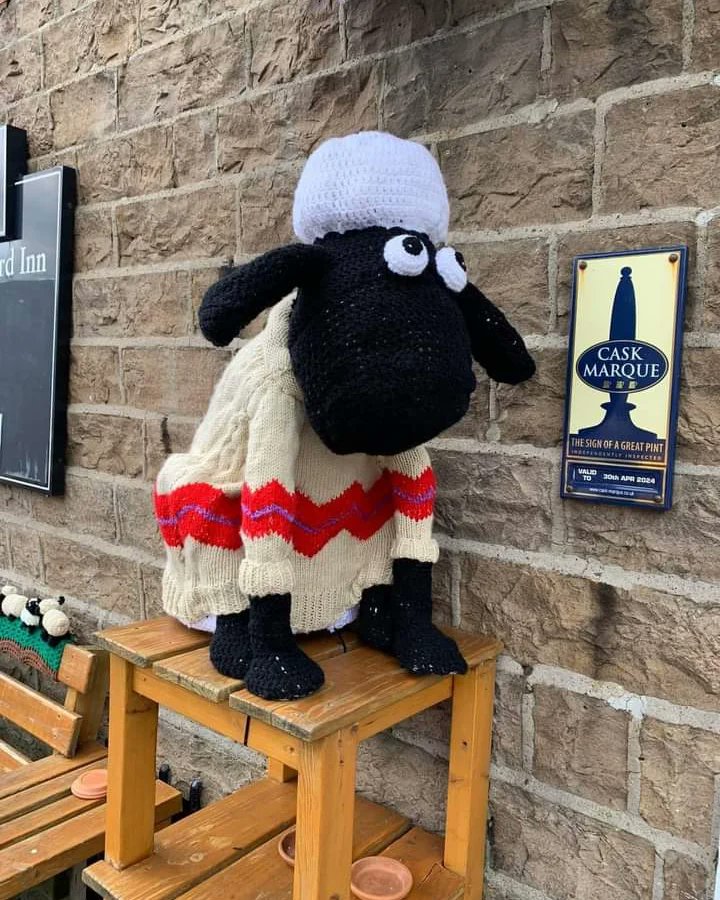 Man In Paint tweet media