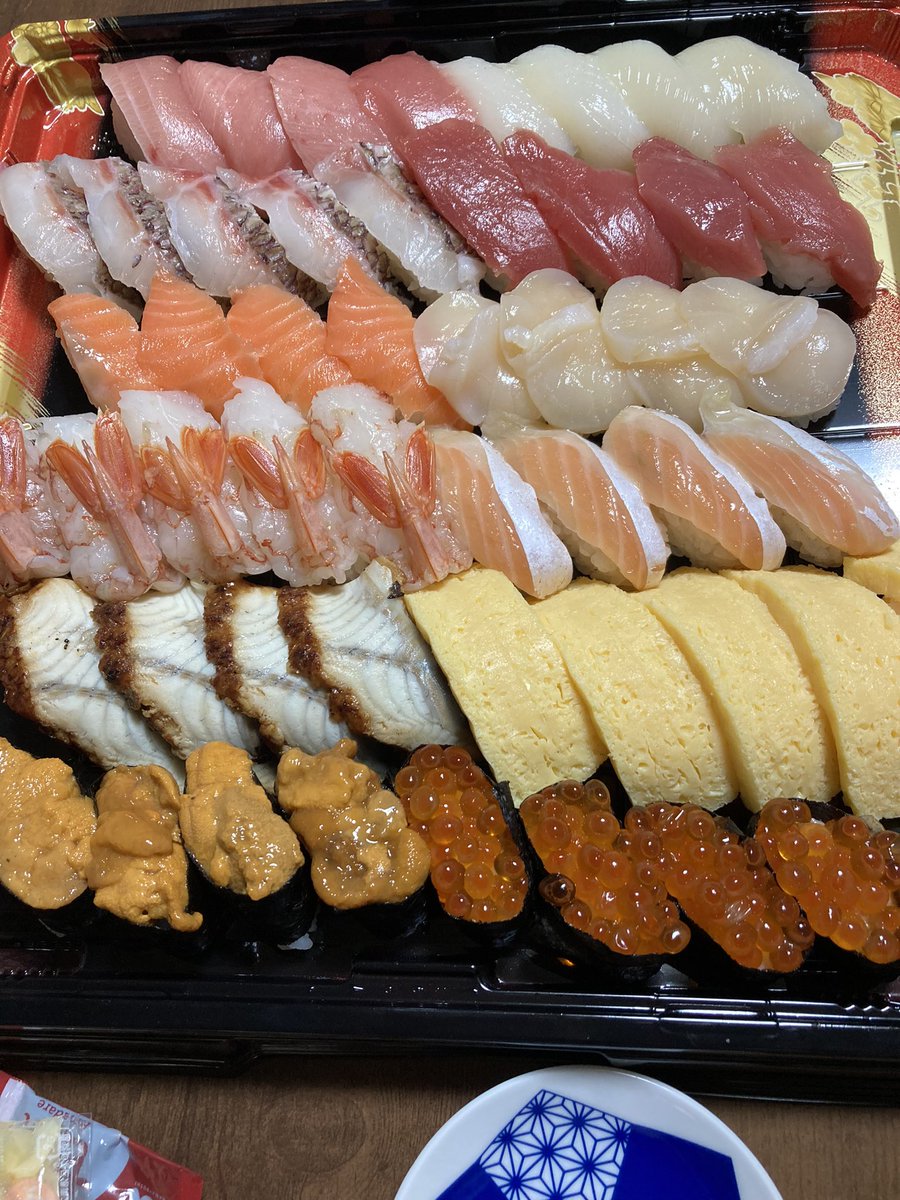 Minkaina's tweet photo. 新盆🥒🍆
ごちそうさまでした
家族でお迎えしました
美味しかったです！
みーちゃん唐揚げも大好評
次回はBBQの時に作るよー
#ハマ寿司 
#お盆限定メニュー 
#福島の桃は最高 https://t.co/YEDid1cjSO
