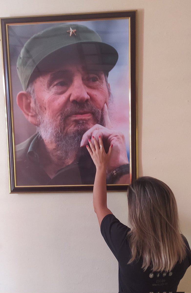 ShadowsOfGreys's tweet photo. Hoy quiero gritarte padre mío
No te sueltas de mi mano
Aún no se andar bien sin ti.

#FidelPorSiempre ❤️ https://t.co/ZOj1WT7TnB