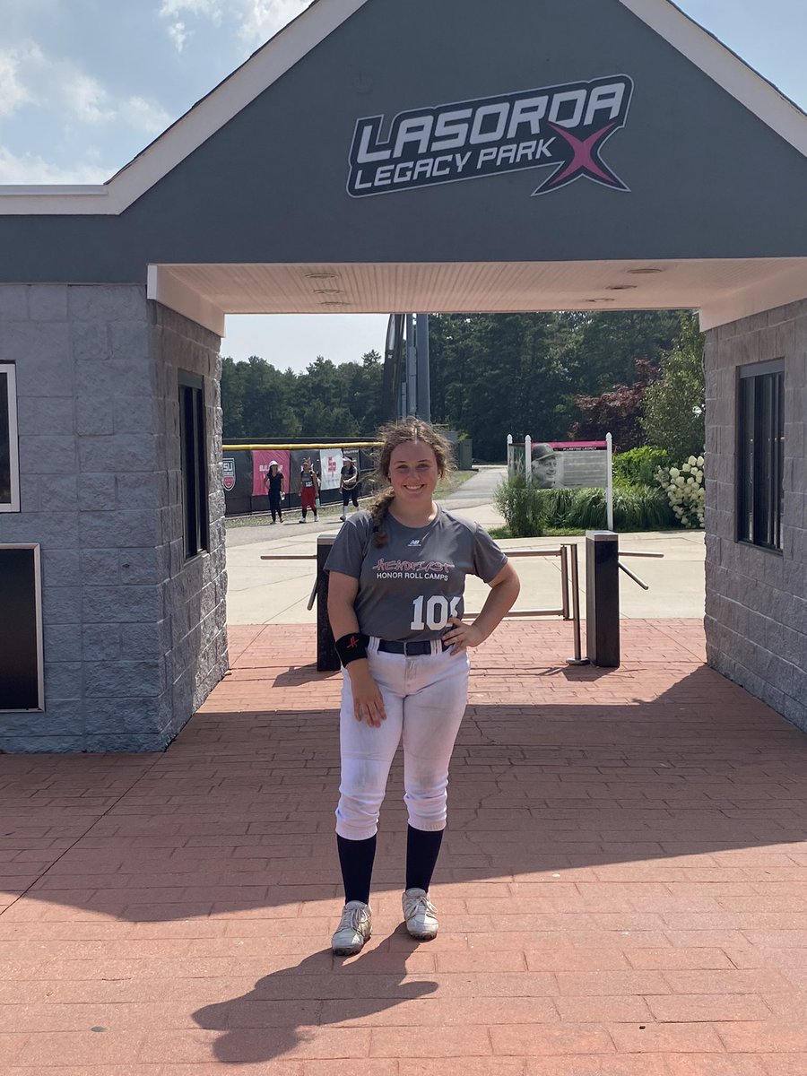 Had the best time the past few days at the <a href="/HeadfirstHRoll/">Headfirst Showcase</a> Camp! So incredibly grateful for all the coaches and staff who took the time to come run the camp!!