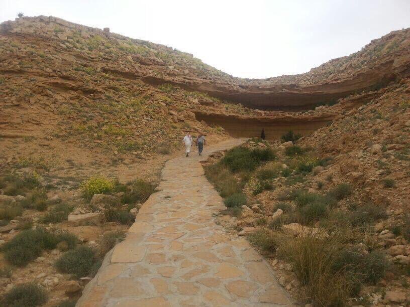 al_kharj8's tweet photo. غار الإمام تركي بن عبدالله بن محمد ال سعود رحمه الله مؤسس الدولة  السعودية الثانية ( راعي الاجرب ) والاجرب سيفه المشهور الذي رافقه طوال حياته في جبال عليا جنوب غرب الخرج
تحصن به الإمام أيام الاحتلال العثماني البغيض للدرعية حتى تمكن من السطو على الحاميه التركية وأستعاد حكم اجداده https://t.co/RH0DIQmlQ6