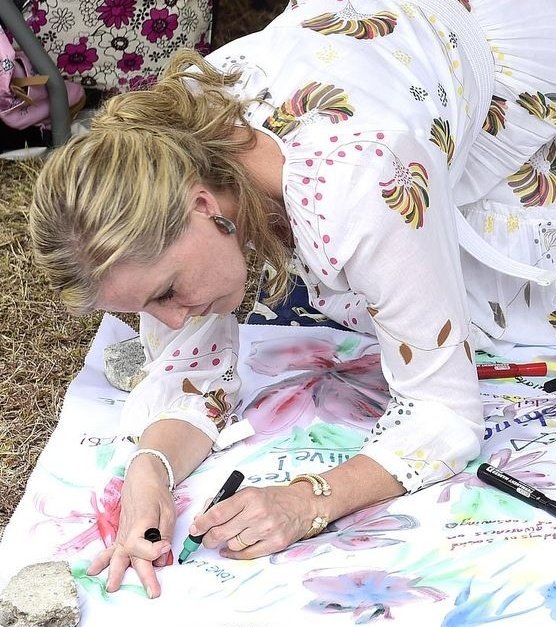 Welsh2024_'s tweet photo. Happy National Left Handers Day!๐ค๐ค
#Royals https://t.co/Cnz6W3WuaU