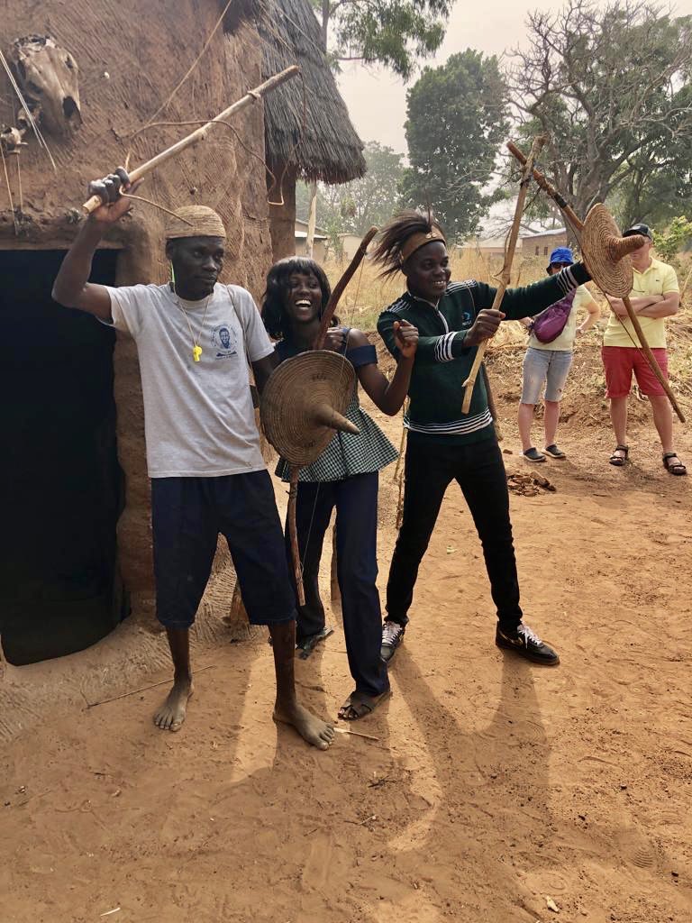 Kiawobenintv's tweet photo. Pour l’#ete2023 , allons à #boukoumbe découvrir l'une de ses richesses classées au patrimoine mondial de #unescoworldheritage : le #tata #somba .
Revivez l’escalade et découverte de nos créateurs 👉 https://t.co/DLYr2j6Ar9 .#voyagebenin @StevyWallace @BellaAgossou https://t.co/c43D9spjUo