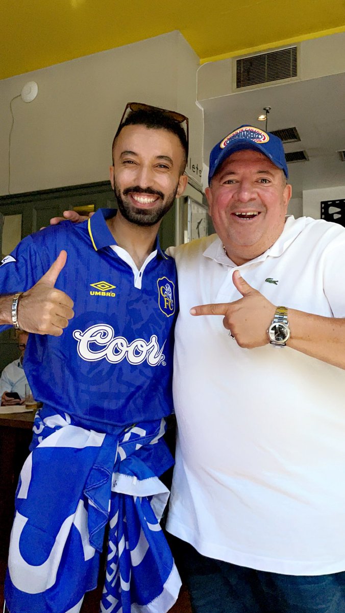 Sirshargi's tweet photo. اللهم لك الحمددد ياررب العالمييين💙 ، رسمياً انا حالياً جالس مع احد اصدقاء موسيس كايسيدو المقربين واحد وكلاء اعماله مع واللي يظهر لكم في الصور والمقاطع ( دييغو ) 💙 ، اكد لي رسمياً ان كايسيدو وقع مع تشيلسي واليوم راح يكون حاضر المبارة والاعلام بعد المبارة باذن الله على كلامه💙 https://t.co/vXv0e6oT2T
