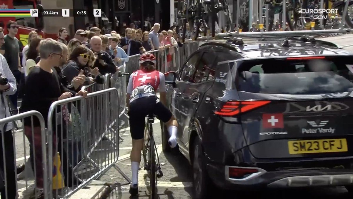 BenjiNaesen's tweet photo. Representative of cycling in the UK. 🙈 #GlasgowScotland2023 https://t.co/SumTdjcp5F