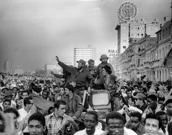 oshun1958's tweet photo. Hoy y siempre #FidelVive https://t.co/Tduevt5ns5