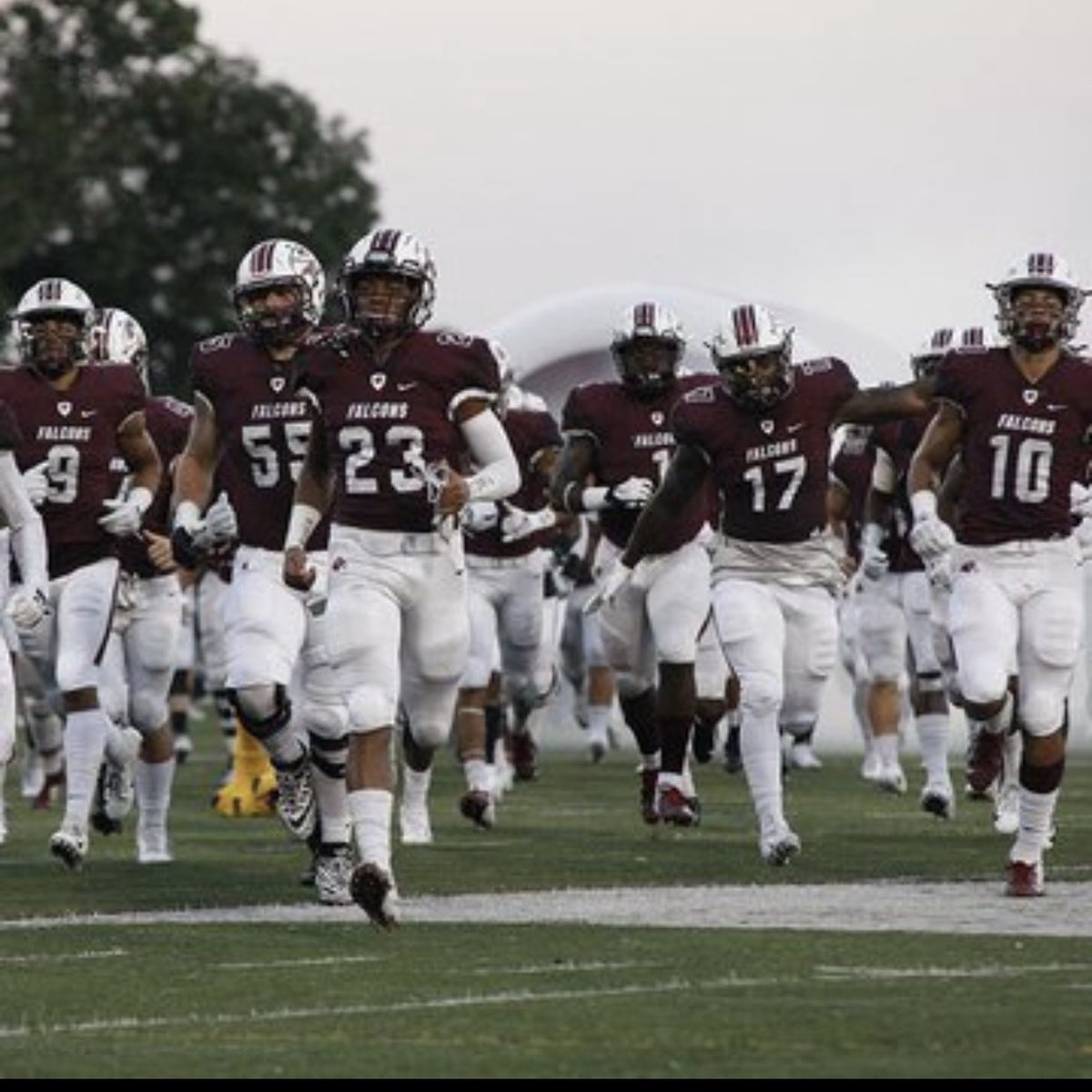 Blessed to receive an offer from Fairmont state university!! Thanks for the opportunity <a href="/Coach_QWilson/">Quincy Wilson</a> @CoachWoodmanFSU @BigplayST  @CoachJones_NCS <a href="/COACH_REED540/">COACH_REED540</a> <a href="/bdortNCS/">Bennett Dorton</a>