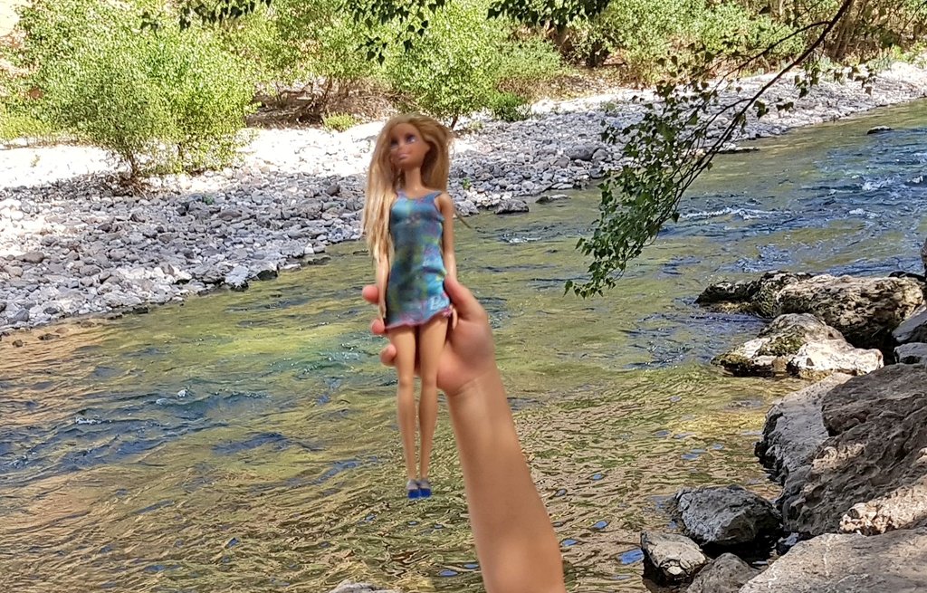 neowiffi's tweet photo. #Barbie també s'ha refrescat en el #NogueraPallaressa💙💚 🙎♂️🐾🤣🤣🤣 #Collegats @visitpallars https://t.co/XbfbxDcdmI