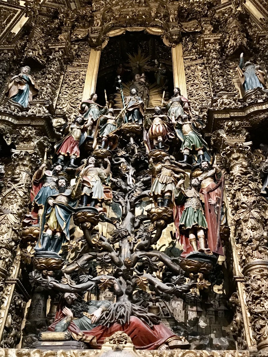 Barlafuess's tweet photo. last day in #Porto: I marveled at the Igreja de São Francisco (with a beautiful #BenedictofPalermo)& spotted an interesting painting feat. likely also #AntonioDaNoto (thanks @mialva11 for being my remote consultant) in front of an unnamed Knight of Malta. #BlackSaints https://t.co/Z39zGd70xO