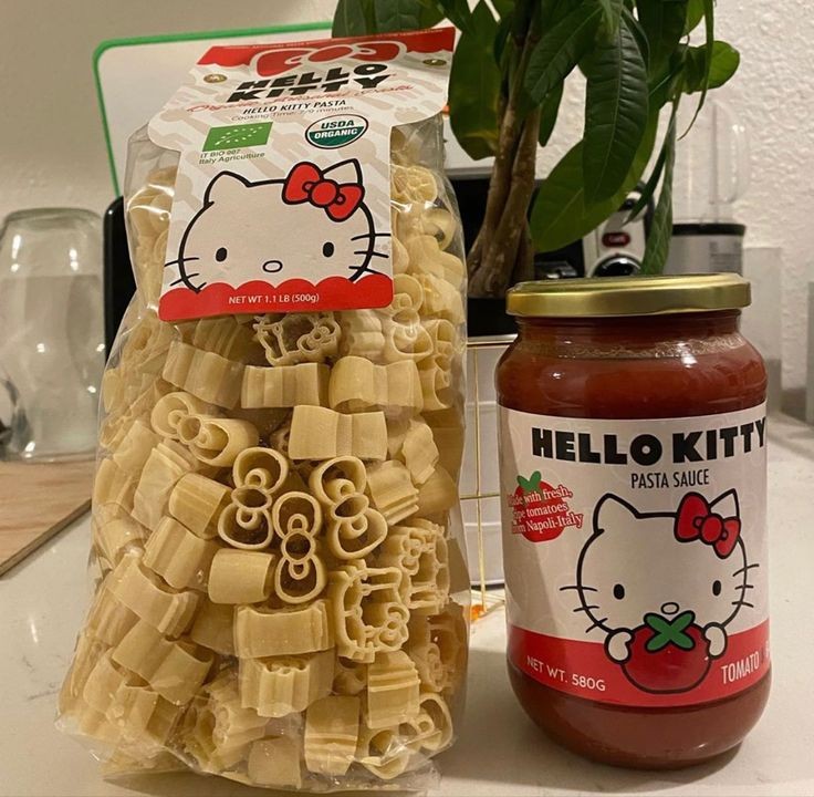 quién para hacer pasta con tomate de hello kitty