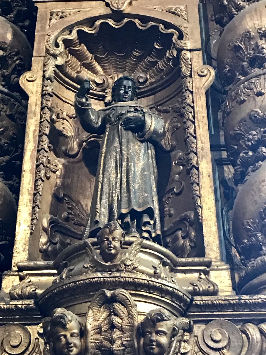 Barlafuess's tweet photo. last day in #Porto: I marveled at the Igreja de São Francisco (with a beautiful #BenedictofPalermo)& spotted an interesting painting feat. likely also #AntonioDaNoto (thanks @mialva11 for being my remote consultant) in front of an unnamed Knight of Malta. #BlackSaints https://t.co/Z39zGd70xO