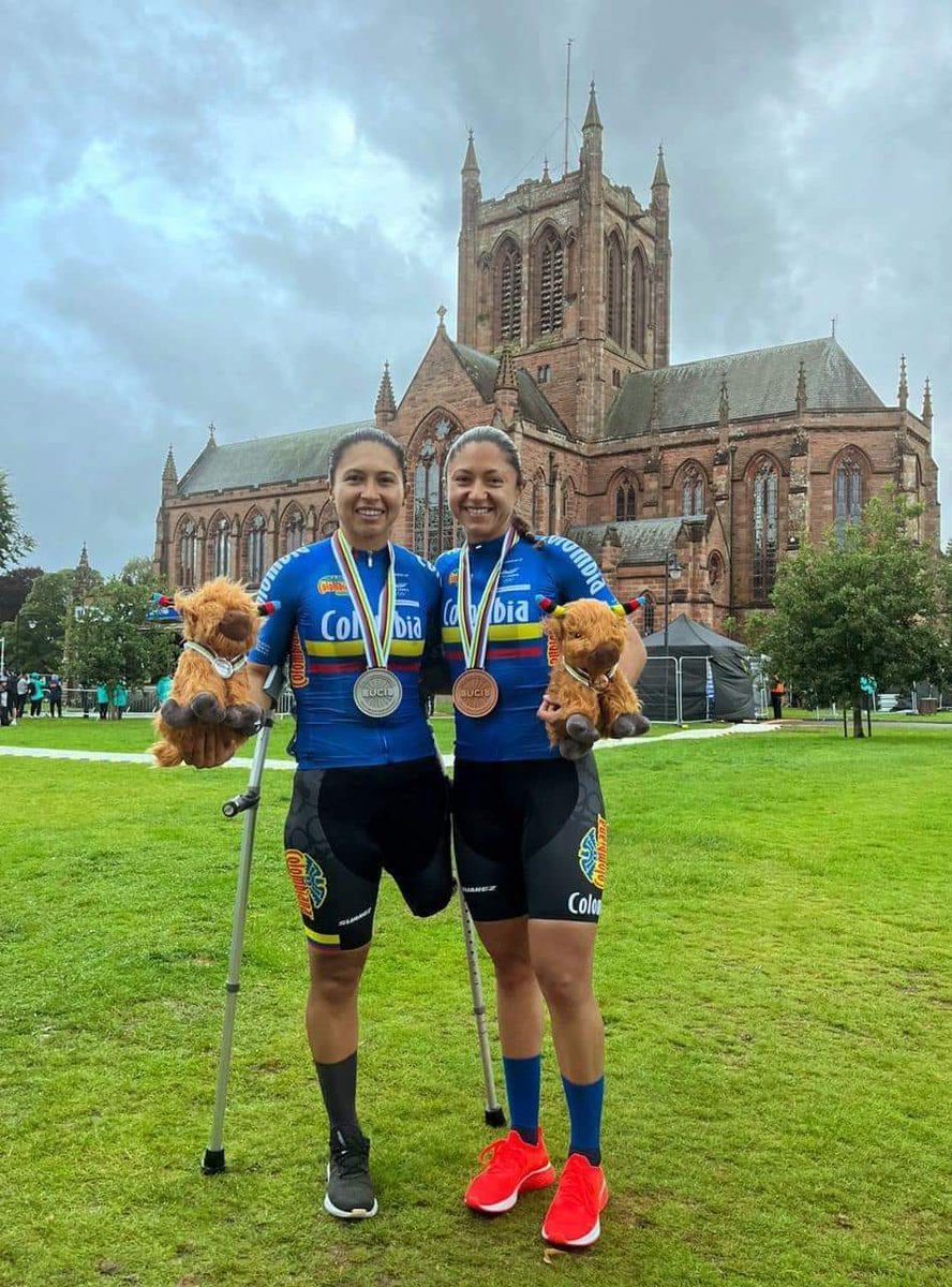 POSITIVAFMRADIO's tweet photo. Felicitamos a la reina del paracycling boyacense Carolina Munévar, quien se adjudicó la presea de plata en la prueba de gran fondo en ruta para la categoría C2 Damas del Campeonato Mundial de #Paracycling en Glasgow.
#Orgulloboyacense
#ciclismo #boyaca #colombia #Indeportes https://t.co/BDRfjpoKGt