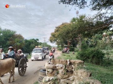 cherrytt16686's tweet image. Terrorist military set ablaze on Thakut Tanae village, #Budalin Township, #Sagaing Region, till the morning today  started from Aug 12 at about 5:30 p.m, thousands of local people have to be fleeing, known from locals.
#2023Aug13Coup
#WarCrimesOfJunta
#WhatsHappeningInMyanmar