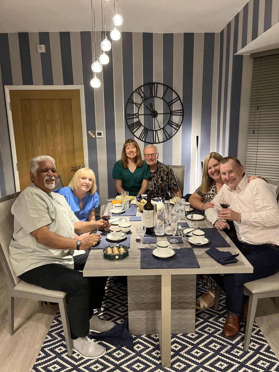 A great evening catching up with ⁦@ApgmEastern⁩, Doug Smith the recently retired Rochdale District Chairman, Lesley, Denise &amp; Mrs G. The food delicious as was the wine 🍷