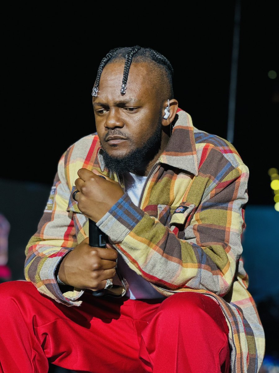 ChannelOTV's tweet photo. Reliving and celebrating @KwestaDaKARโs 16 years in the game, last night at #The16thBar. Congratulations!!!๐๐ฝโค๏ธโ๐ฅ https://t.co/Ft88kO8WYR