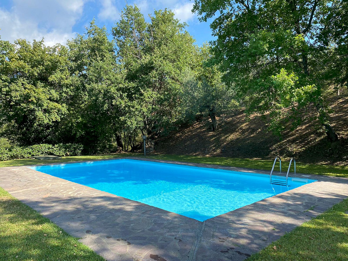 italianhouses's tweet image. italianhousesforsale.com/property-in-it…
Stunning #Tuscan country house in a panoramic position near #Pergo, just 6km from #Cortona, with annex to restore, 2 hectares of land and lush swimming pool. €670,000. #italy #property #tuscany #toscana #arezzo #luxury #luxuryhomes