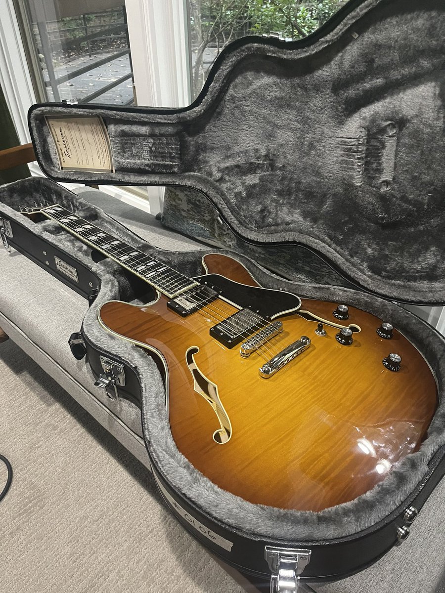 TheAgent_'s tweet image. I hate all of my guitar playing friends for giving me this addiction 😵‍💫😝